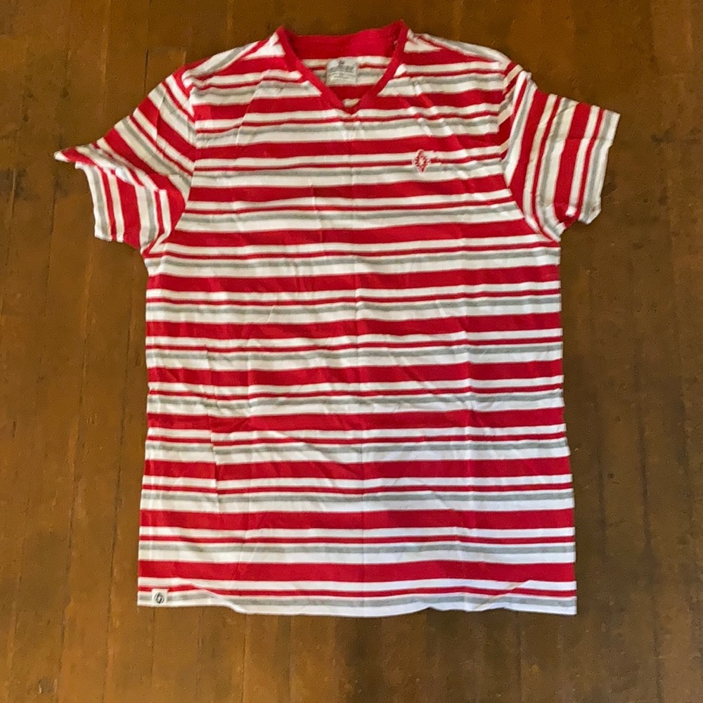 Akademiks t shirt